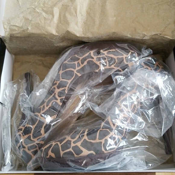 NIB Colin Stuart Victoria's Secret - Picture 5 of 6